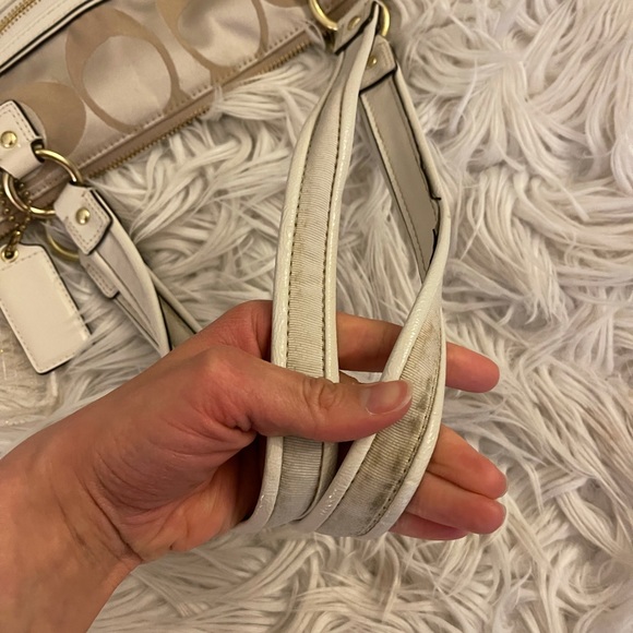 Coach | Poppy | Khaki Signature Tote - Picture 12 of 16